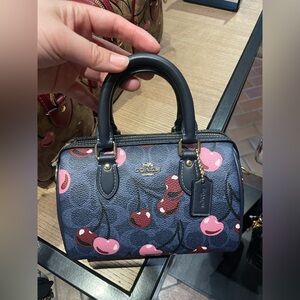 NWT！COACH MINI ROWAN CROSSBODY BAG IN SIGNATURE CANVAS WITH CHERRY（CY741）